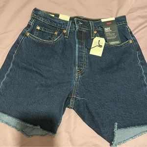 Women’s / Jrs  Levi’s 501 Jean shorts NWT